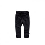 Nils | Solid | Black